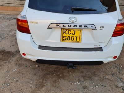 Toyota Kluger new shape year 2010 model fully loaded pearl white color