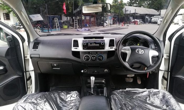 2014 TOYOTA DOUBLE CAB 2WD AT