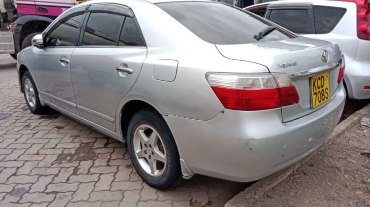 TOYOTA PREMIO call 0748192326